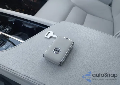 2019 Volvo V90 Cross Country T6 z USA, uszkodzony, nr VIN YV4A22NL5K1084517